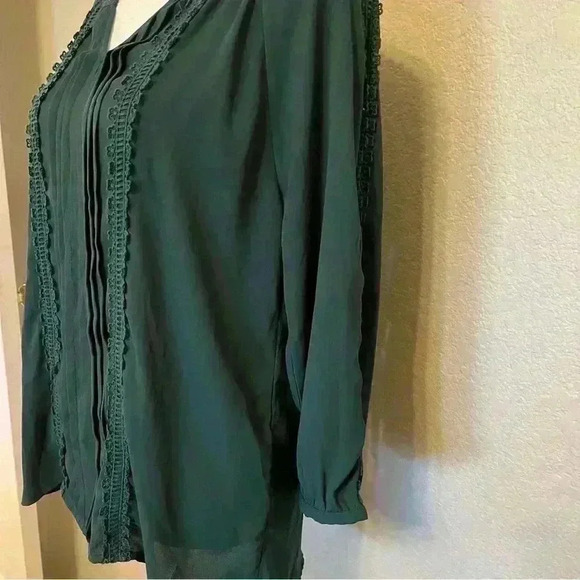 41 Hawthorn dark green v neck long sleeve blouse size small with lace details - Picture 6 of 12